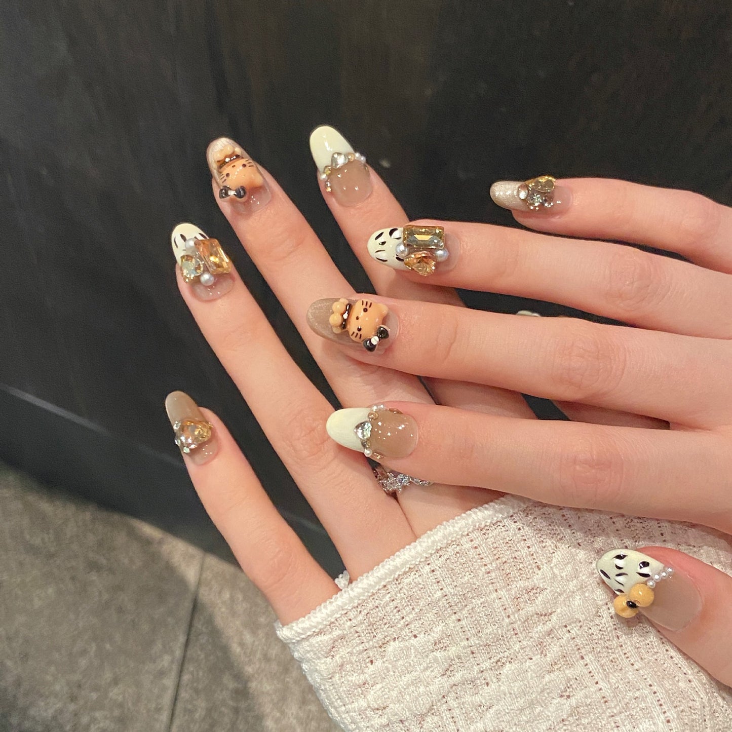 Cream Hello Kitty