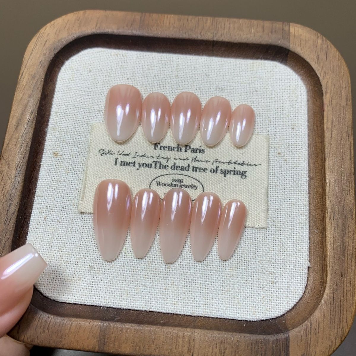 nude gradient