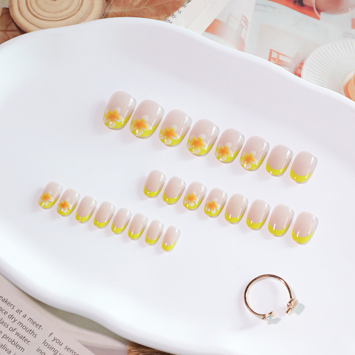 Sunshine Daisy French Press On Nails