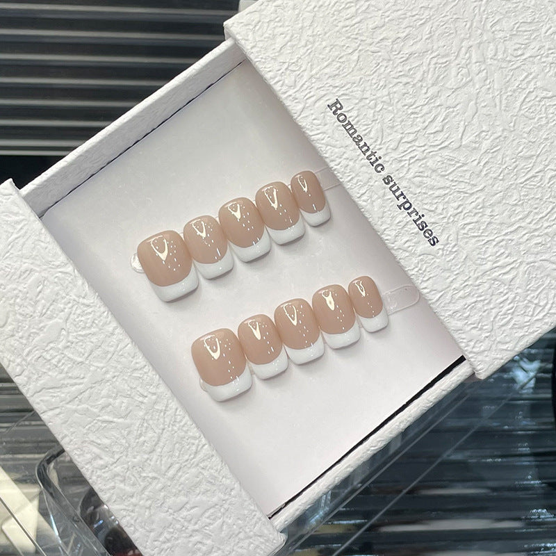 Minimalist French style