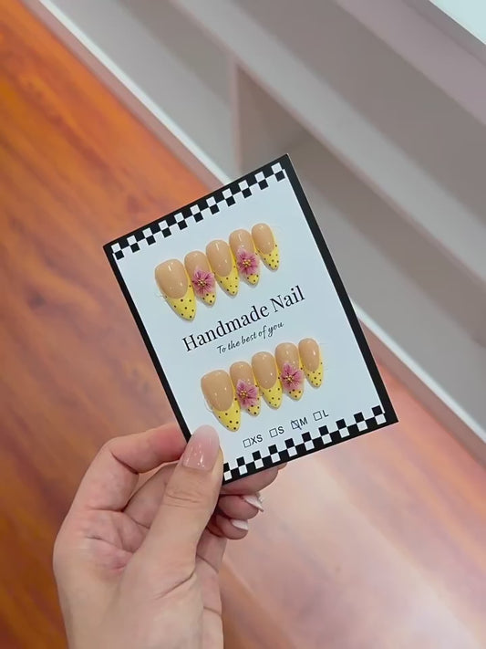 Sunshine Polka Bloom Press On Nails
